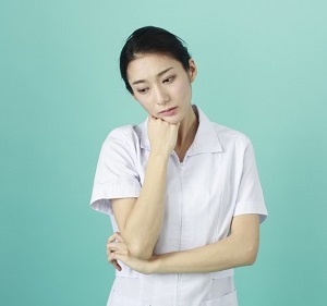 看護師求人サイト悩み